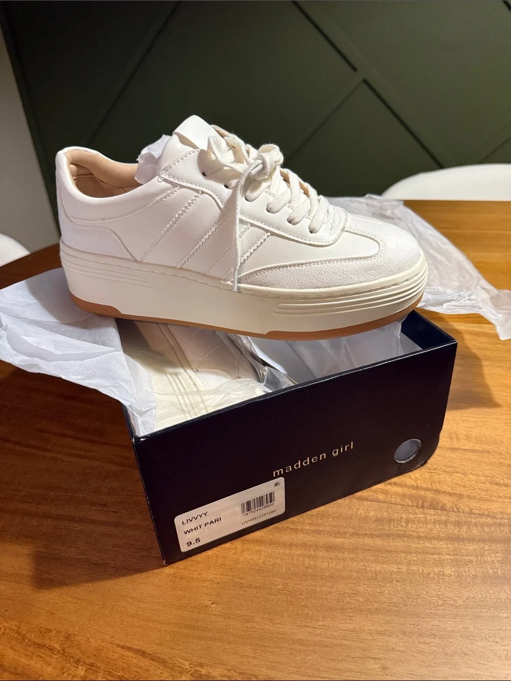 Madden Girl Livvyy White Platform Lace-Up Sneakers